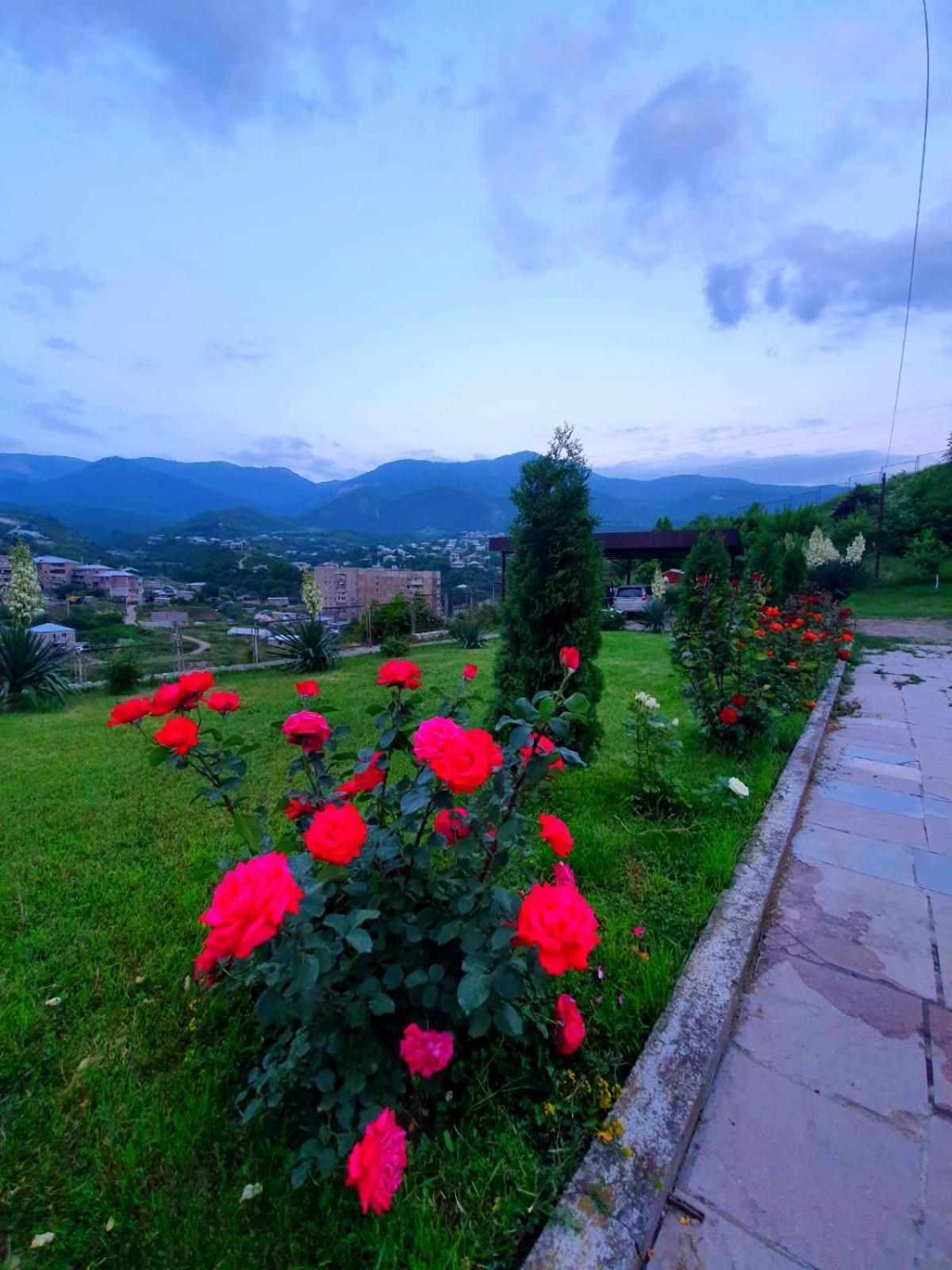 Guest House Ijevan'S Garden Екстериор снимка