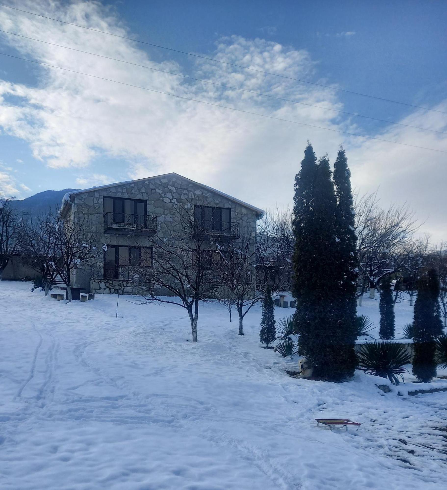 Guest House Ijevan'S Garden Екстериор снимка